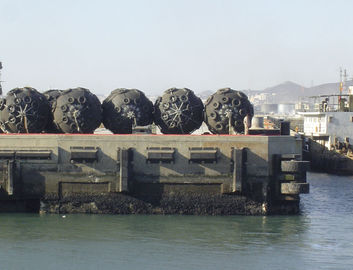 Çin Büyük tankerler için sentetik lastik kord katmanlı deniz lastik çamurluklar Tedarikçi
