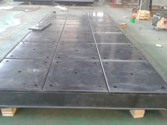 UHMWPE Çamurluk Paneli Çarpışma Önleyici Levha HDPE Malzeme Korozyona Dayanıklı 1690×1760mm Tedarikçi