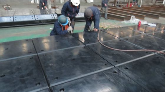 UHMWPE Çamurluk Paneli Çarpışma Önleyici Levha HDPE Malzeme Korozyona Dayanıklı 1690×1760mm Tedarikçi