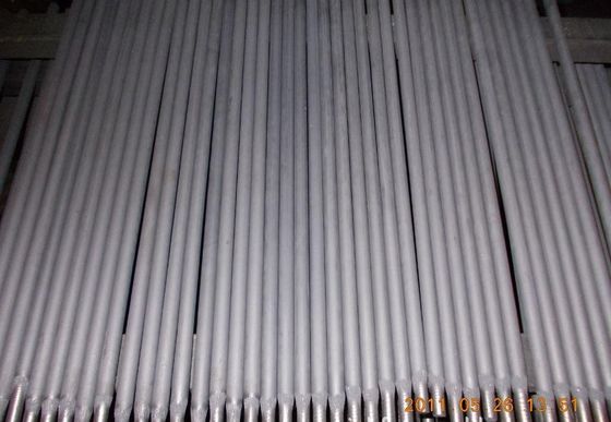 Selüloz kaplı AWS A-5.5 E 8010 Dikey aşağı boru kaynakları ve sıcak geçiş dolgu kaplama katmanları için kaynak elektrodu Tedarikçi