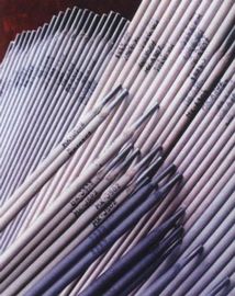 Düşük karbonlu hafif çelik kaynak çubukları AWS E6013 J421 Rutile Kum kaplı kaynak malzemesi Tedarikçi